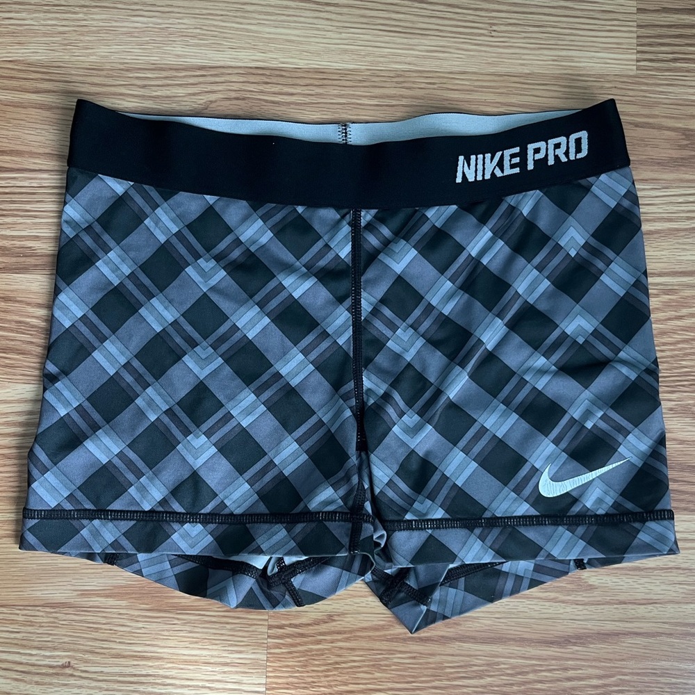 Nikepro 3” shorts, special edition plaid